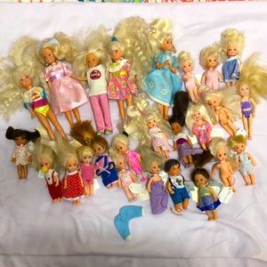 Large lot of Vintage barbies. Baby Kelly, Diedre, Stacie, Tommy